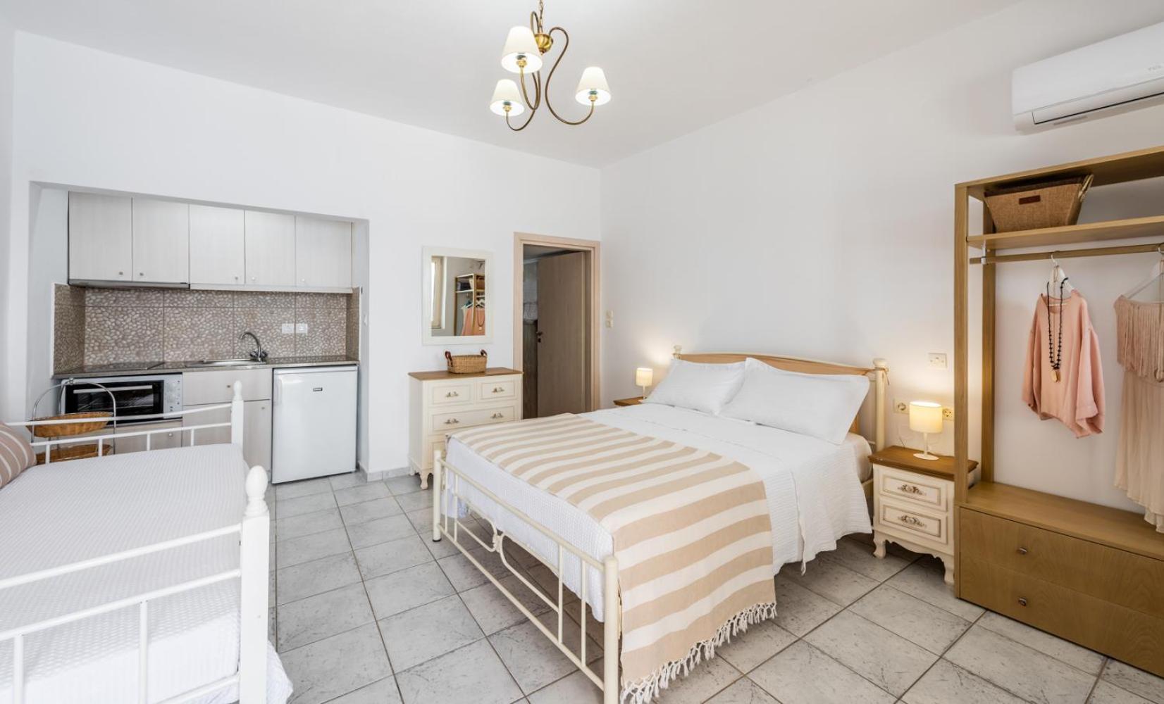 Anemi Suites Адамас Номер фото